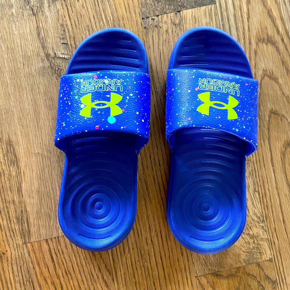 Kid Under Armour slide sandals